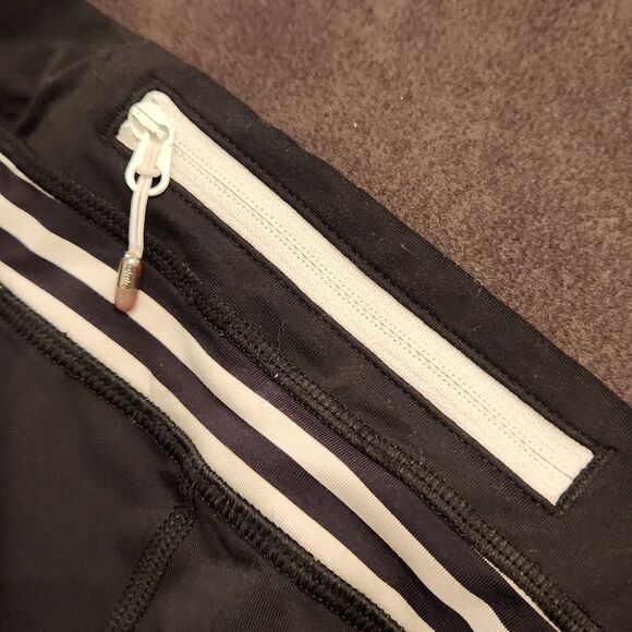 Lululemon Size 6 Pants Cropped Leggings Black Leggings White Stripes - Picture 5 of 8